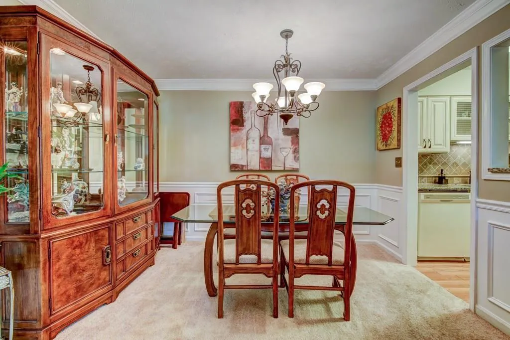725 Dalrymple Road Unit 8h, Sandy Springs, Georgia 30328, 2 Bedrooms Bedrooms, ,2 BathroomsBathrooms,Residential,Sold,725 Dalrymple Road Unit 8h,6088975