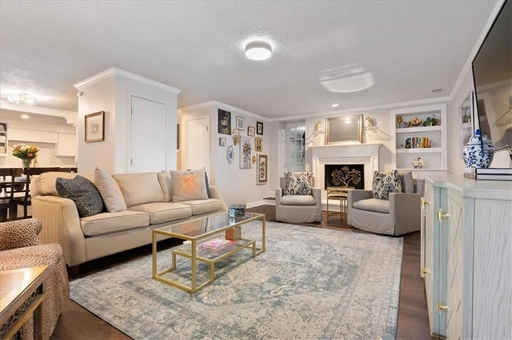 5280 Chemin De Vie, Atlanta, Georgia 30342, 3 Bedrooms Bedrooms, ,2 BathroomsBathrooms,Residential,Sold,5280 Chemin De Vie,7418685