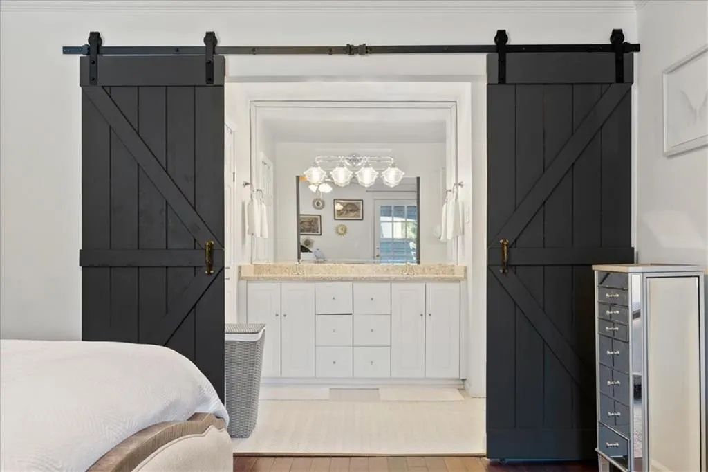 5280 Chemin De Vie, Atlanta, Georgia 30342, 3 Bedrooms Bedrooms, ,2 BathroomsBathrooms,Residential,Sold,5280 Chemin De Vie,7418685