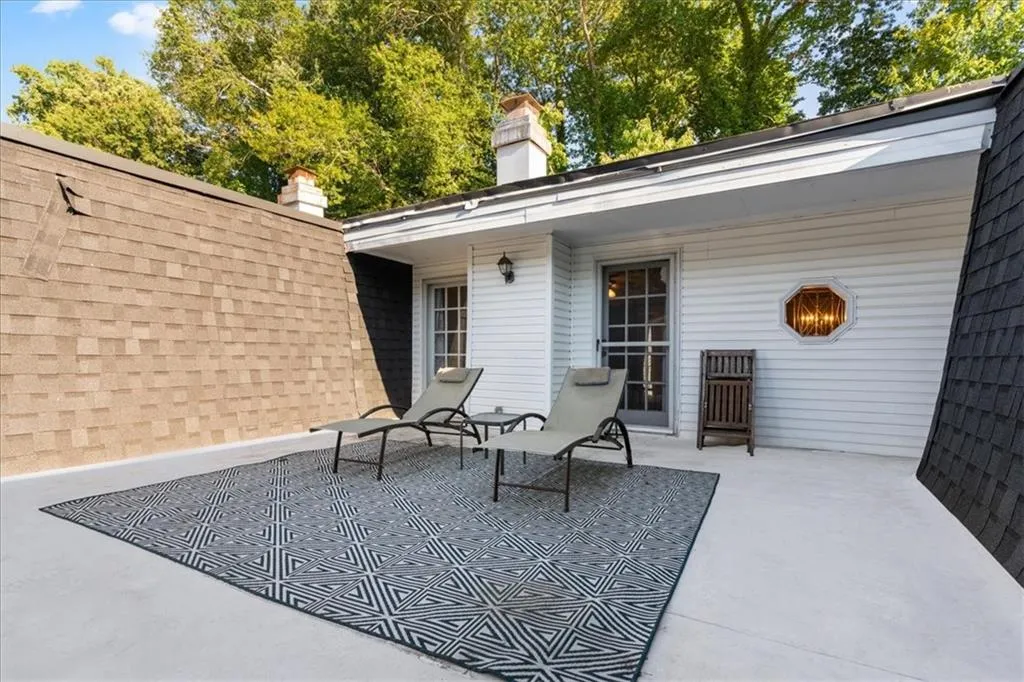 5280 Chemin De Vie, Atlanta, Georgia 30342, 3 Bedrooms Bedrooms, ,2 BathroomsBathrooms,Residential,Sold,5280 Chemin De Vie,7418685