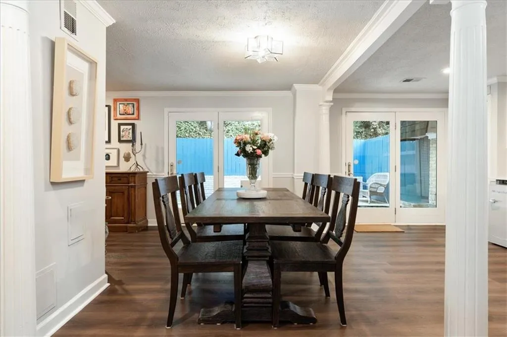 5280 Chemin De Vie, Atlanta, Georgia 30342, 3 Bedrooms Bedrooms, ,2 BathroomsBathrooms,Residential,Sold,5280 Chemin De Vie,7418685