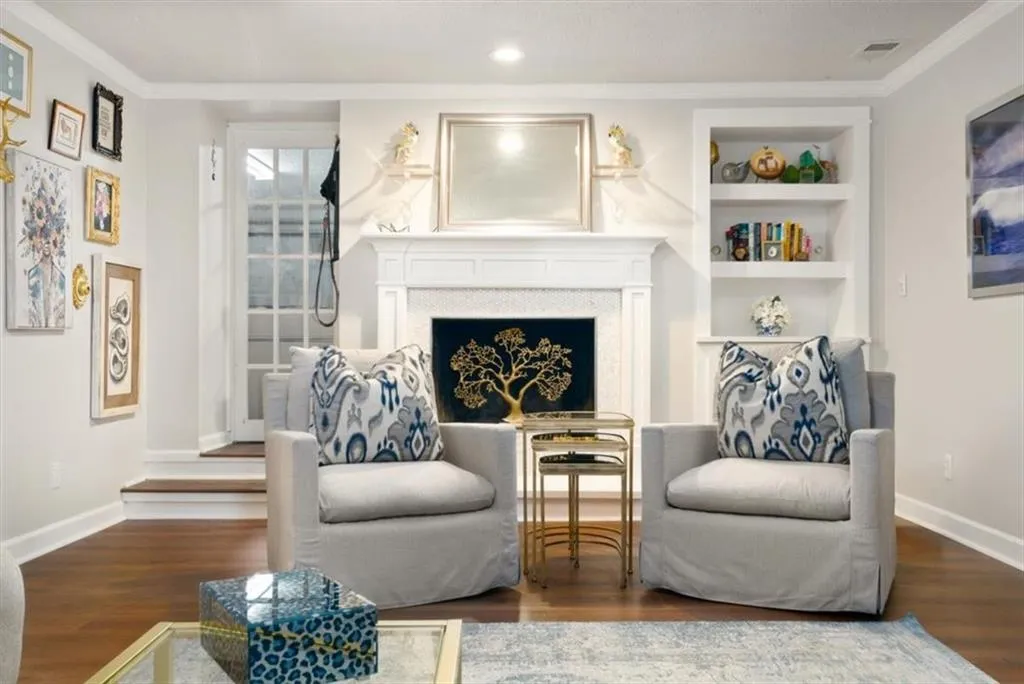 5280 Chemin De Vie, Atlanta, Georgia 30342, 3 Bedrooms Bedrooms, ,2 BathroomsBathrooms,Residential,Sold,5280 Chemin De Vie,7418685