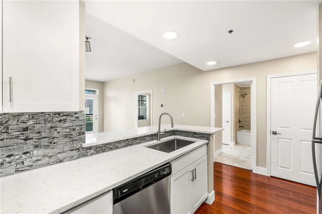 1101 Juniper Street Ne Unit 925, Atlanta, Georgia 30309, 1 Bedroom Bedrooms, ,1 BathroomBathrooms,Residential,For Sale,1101 Juniper Street Ne Unit 925,7635921
