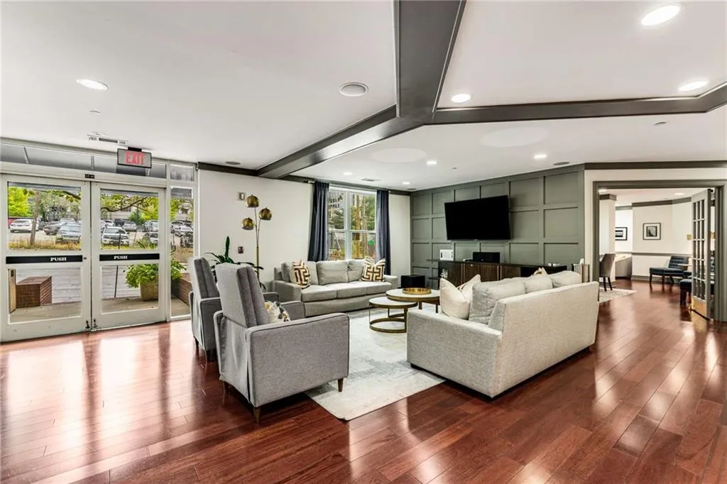1101 Juniper Street Ne Unit 925, Atlanta, Georgia 30309, 1 Bedroom Bedrooms, ,1 BathroomBathrooms,Residential,For Sale,1101 Juniper Street Ne Unit 925,7635921