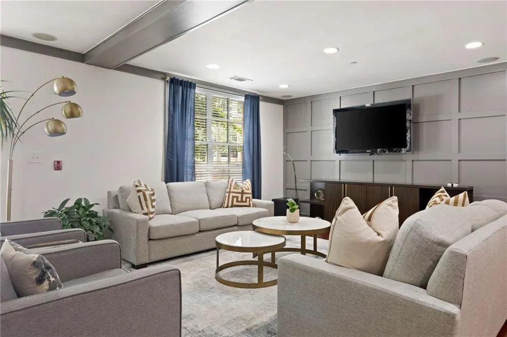 1101 Juniper Street Ne Unit 925, Atlanta, Georgia 30309, 1 Bedroom Bedrooms, ,1 BathroomBathrooms,Residential,For Sale,1101 Juniper Street Ne Unit 925,7635921