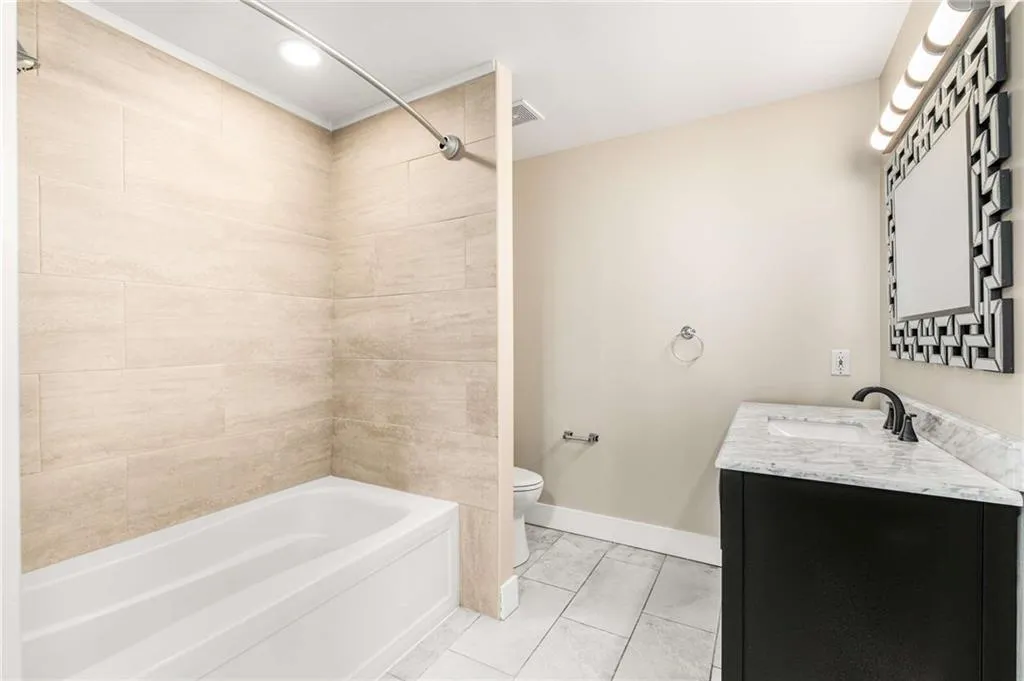 1101 Juniper Street Ne Unit 925, Atlanta, Georgia 30309, 1 Bedroom Bedrooms, ,1 BathroomBathrooms,Residential,For Sale,1101 Juniper Street Ne Unit 925,7635921