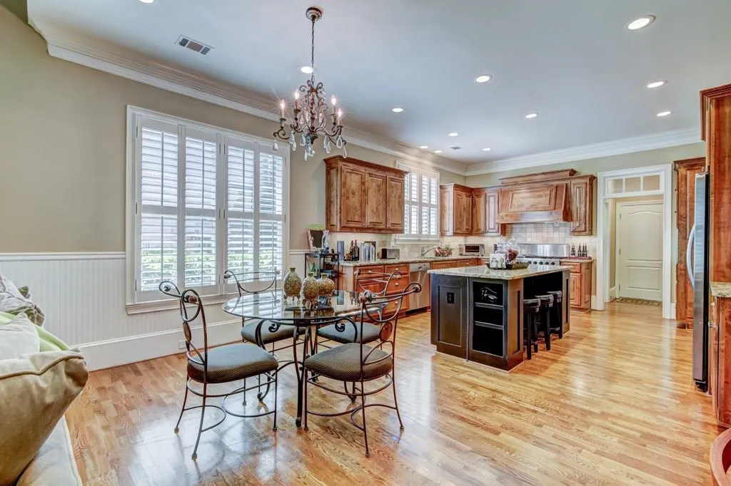 7937 Stratford Lane, Sandy Springs, Georgia 30350, 5 Bedrooms Bedrooms, ,5 BathroomsBathrooms,Residential,Sold,7937 Stratford Lane,6041273