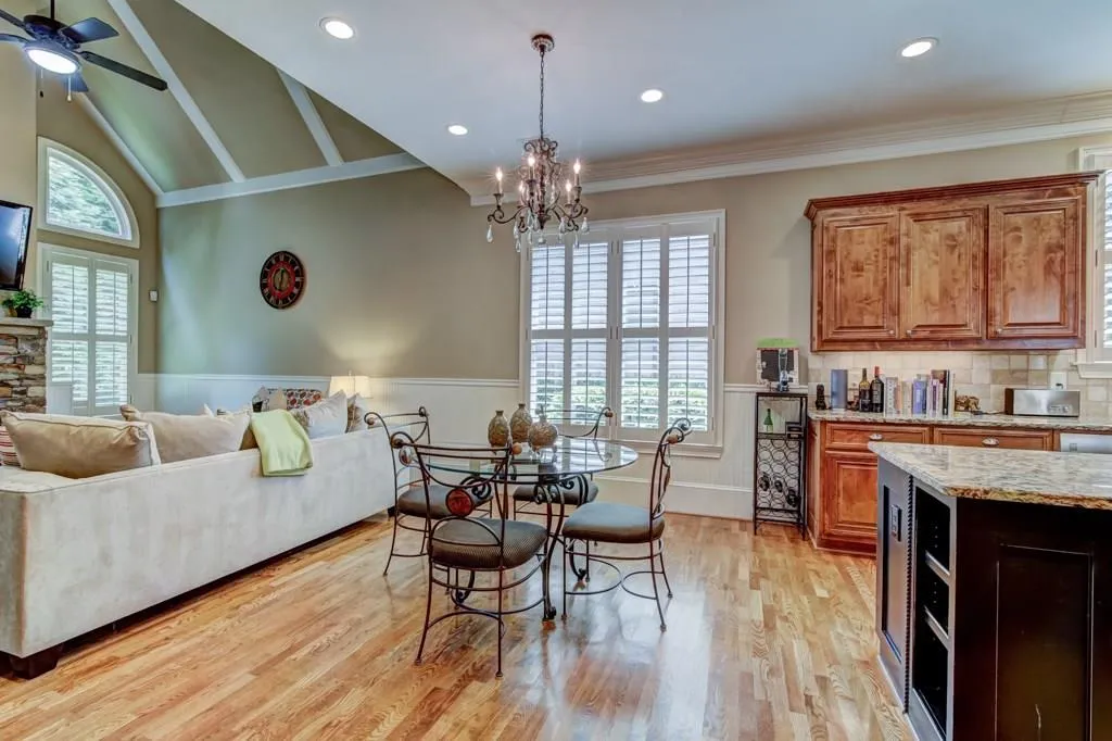 7937 Stratford Lane, Sandy Springs, Georgia 30350, 5 Bedrooms Bedrooms, ,5 BathroomsBathrooms,Residential,Sold,7937 Stratford Lane,6041273