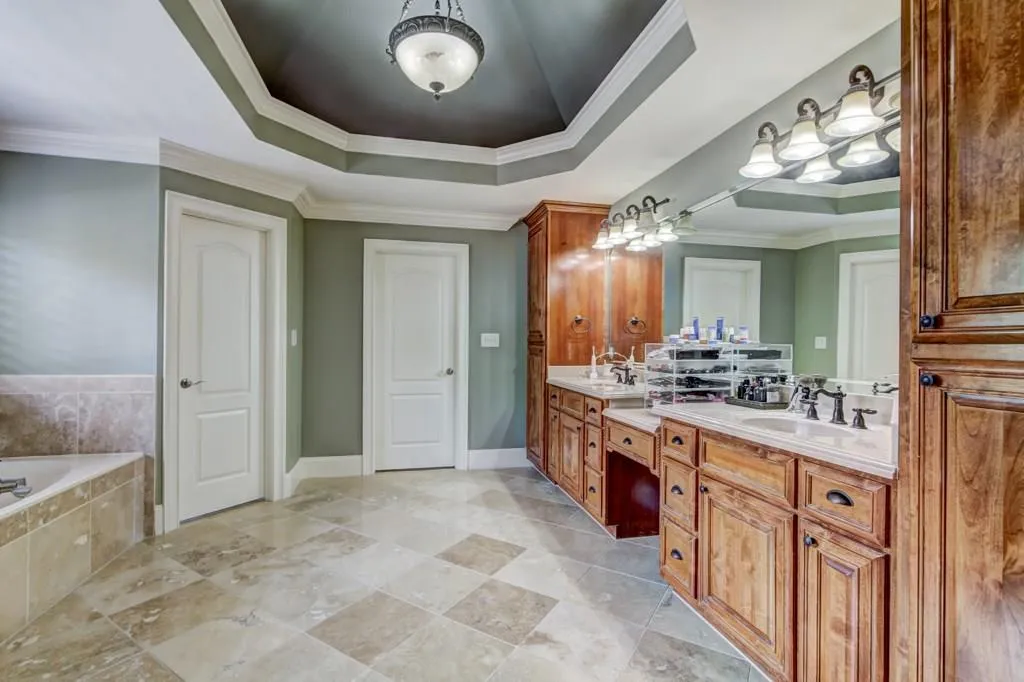 7937 Stratford Lane, Sandy Springs, Georgia 30350, 5 Bedrooms Bedrooms, ,5 BathroomsBathrooms,Residential,Sold,7937 Stratford Lane,6041273