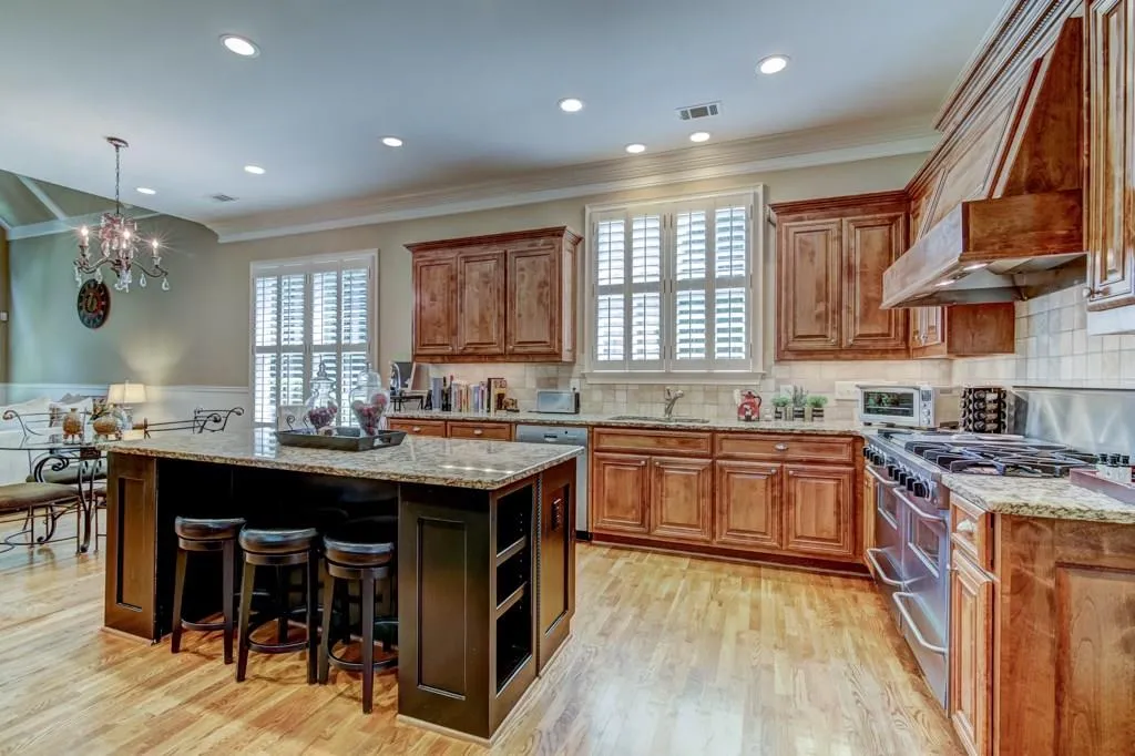 7937 Stratford Lane, Sandy Springs, Georgia 30350, 5 Bedrooms Bedrooms, ,5 BathroomsBathrooms,Residential,Sold,7937 Stratford Lane,6041273