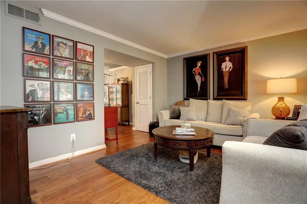 6940 Roswell Road Unit 16b, Atlanta, Georgia 30328, 2 Bedrooms Bedrooms, ,1 BathroomBathrooms,Residential,Sold,6940 Roswell Road Unit 16b,5868708