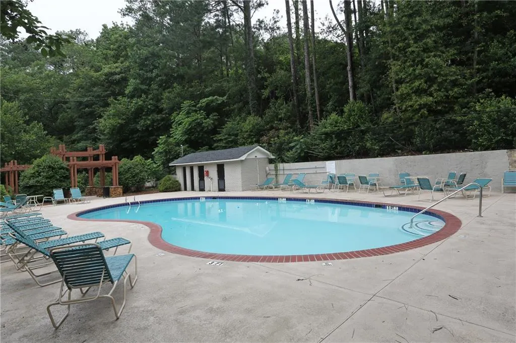 6940 Roswell Road Unit 16b, Atlanta, Georgia 30328, 2 Bedrooms Bedrooms, ,1 BathroomBathrooms,Residential,Sold,6940 Roswell Road Unit 16b,5868708