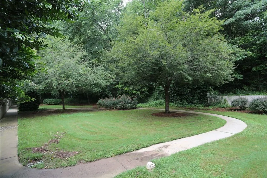 6940 Roswell Road Unit 16b, Atlanta, Georgia 30328, 2 Bedrooms Bedrooms, ,1 BathroomBathrooms,Residential,Sold,6940 Roswell Road Unit 16b,5868708