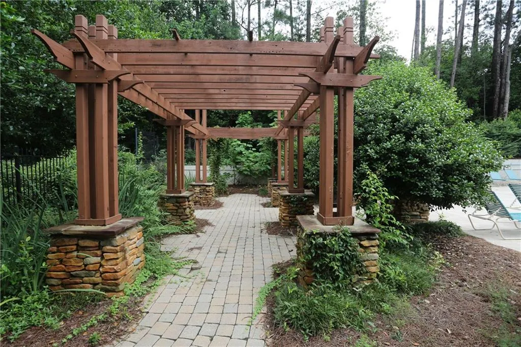 6940 Roswell Road Unit 16b, Atlanta, Georgia 30328, 2 Bedrooms Bedrooms, ,1 BathroomBathrooms,Residential,Sold,6940 Roswell Road Unit 16b,5868708