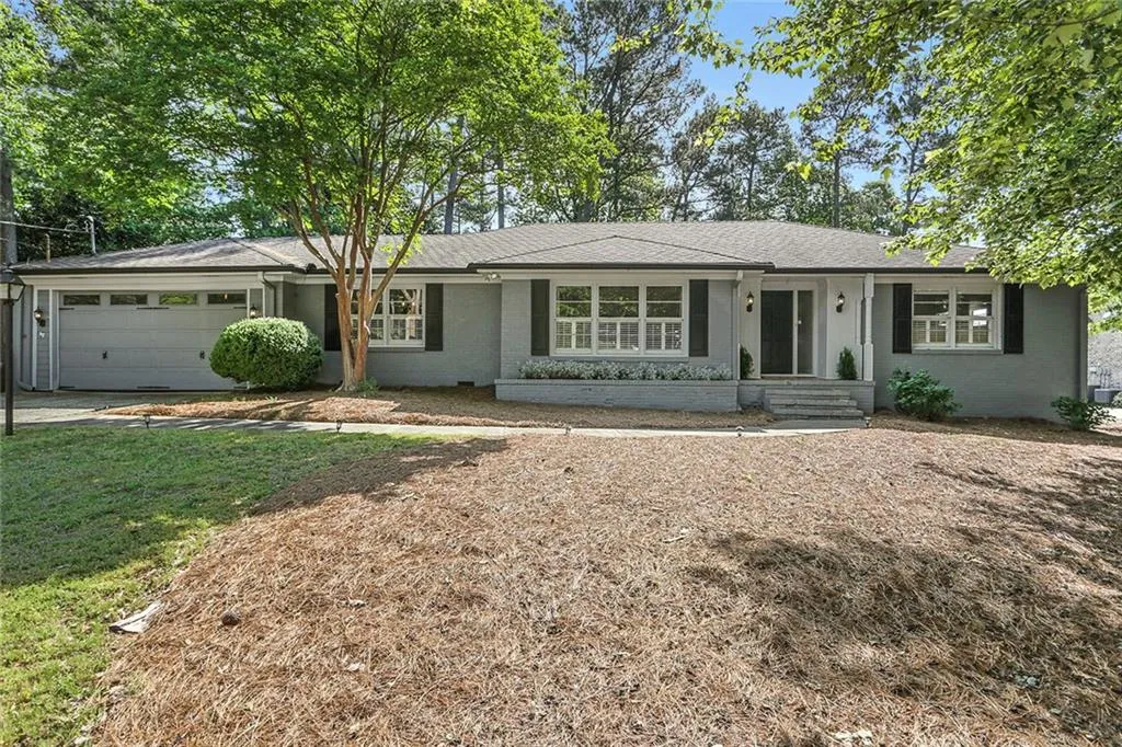 5985 Greenbrier Road, Sandy Springs, Georgia 30328, 3 Bedrooms Bedrooms, ,2 BathroomsBathrooms,Residential,Sold,5985 Greenbrier Road,6876448