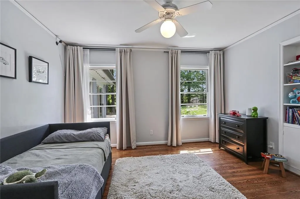 5985 Greenbrier Road, Sandy Springs, Georgia 30328, 3 Bedrooms Bedrooms, ,2 BathroomsBathrooms,Residential,Sold,5985 Greenbrier Road,6876448