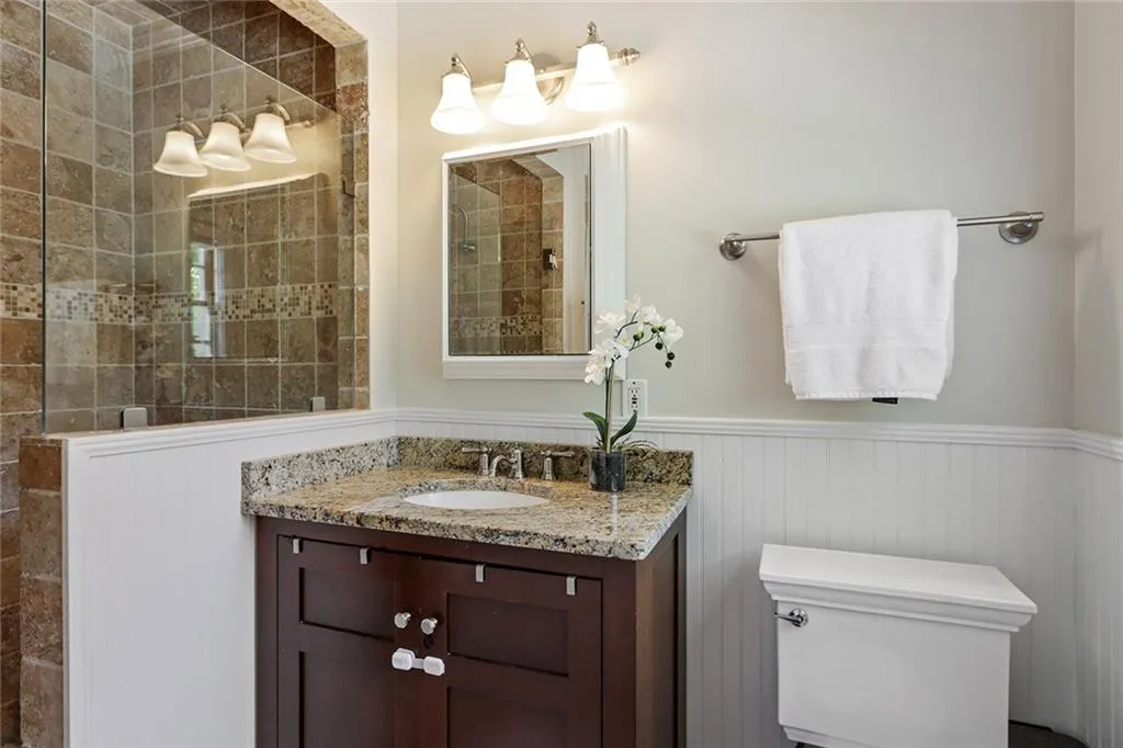 5985 Greenbrier Road, Sandy Springs, Georgia 30328, 3 Bedrooms Bedrooms, ,2 BathroomsBathrooms,Residential,Sold,5985 Greenbrier Road,6876448