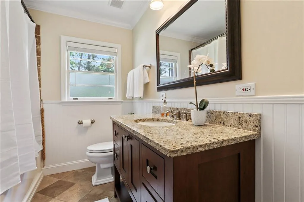 5985 Greenbrier Road, Sandy Springs, Georgia 30328, 3 Bedrooms Bedrooms, ,2 BathroomsBathrooms,Residential,Sold,5985 Greenbrier Road,6876448