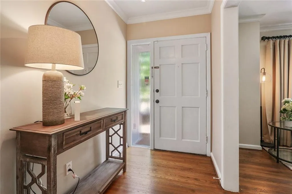 5985 Greenbrier Road, Sandy Springs, Georgia 30328, 3 Bedrooms Bedrooms, ,2 BathroomsBathrooms,Residential,Sold,5985 Greenbrier Road,6876448