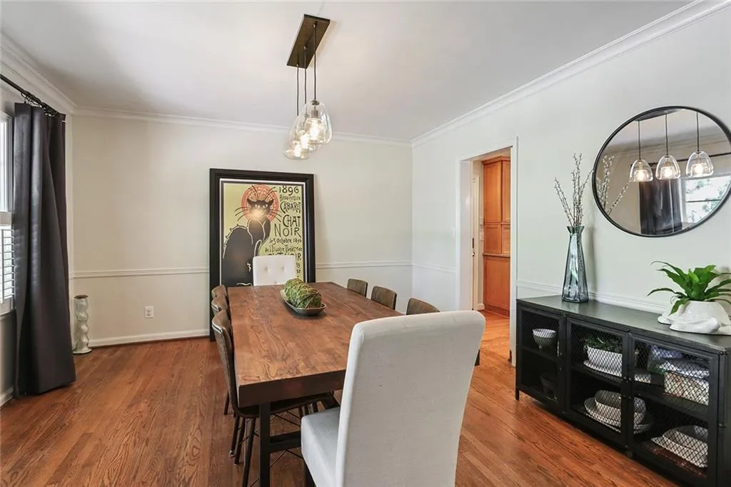 5985 Greenbrier Road, Sandy Springs, Georgia 30328, 3 Bedrooms Bedrooms, ,2 BathroomsBathrooms,Residential,Sold,5985 Greenbrier Road,6876448