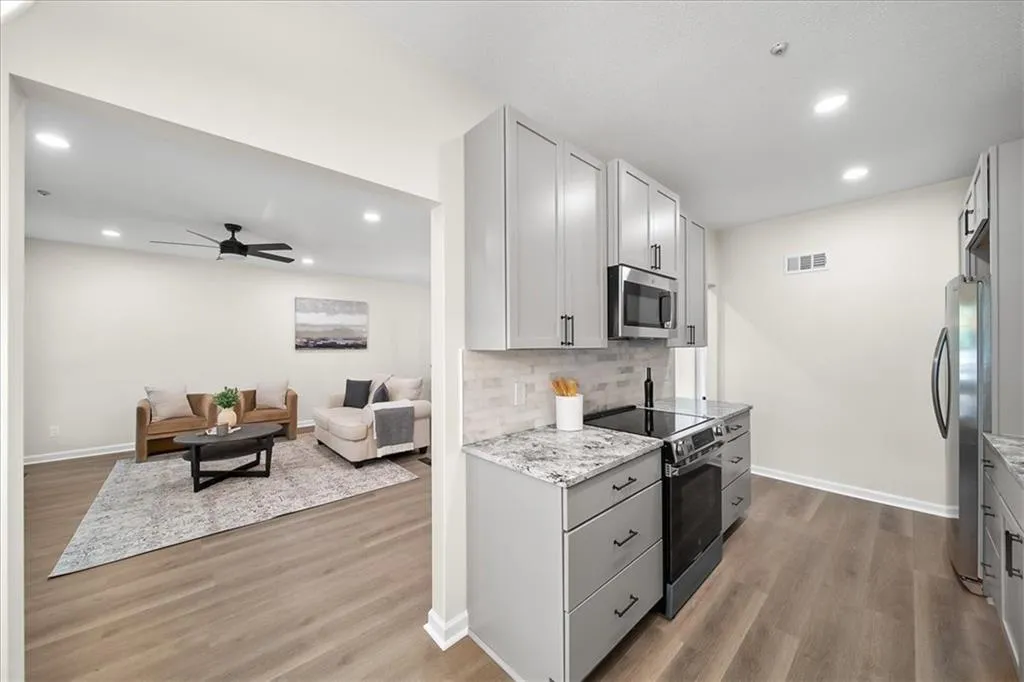 803 Brandywine Circle, Atlanta, Georgia 30350, 3 Bedrooms Bedrooms, ,2 BathroomsBathrooms,Residential,Sold,803 Brandywine Circle,7453784