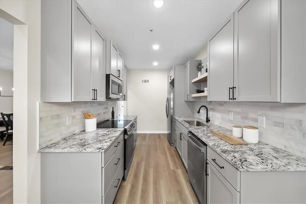 803 Brandywine Circle, Atlanta, Georgia 30350, 3 Bedrooms Bedrooms, ,2 BathroomsBathrooms,Residential,Sold,803 Brandywine Circle,7453784