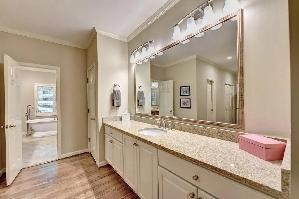 9400 Huntcliff Trace, Atlanta, Georgia 30350, 4 Bedrooms Bedrooms, ,4 BathroomsBathrooms,Residential,Sold,9400 Huntcliff Trace,6724289