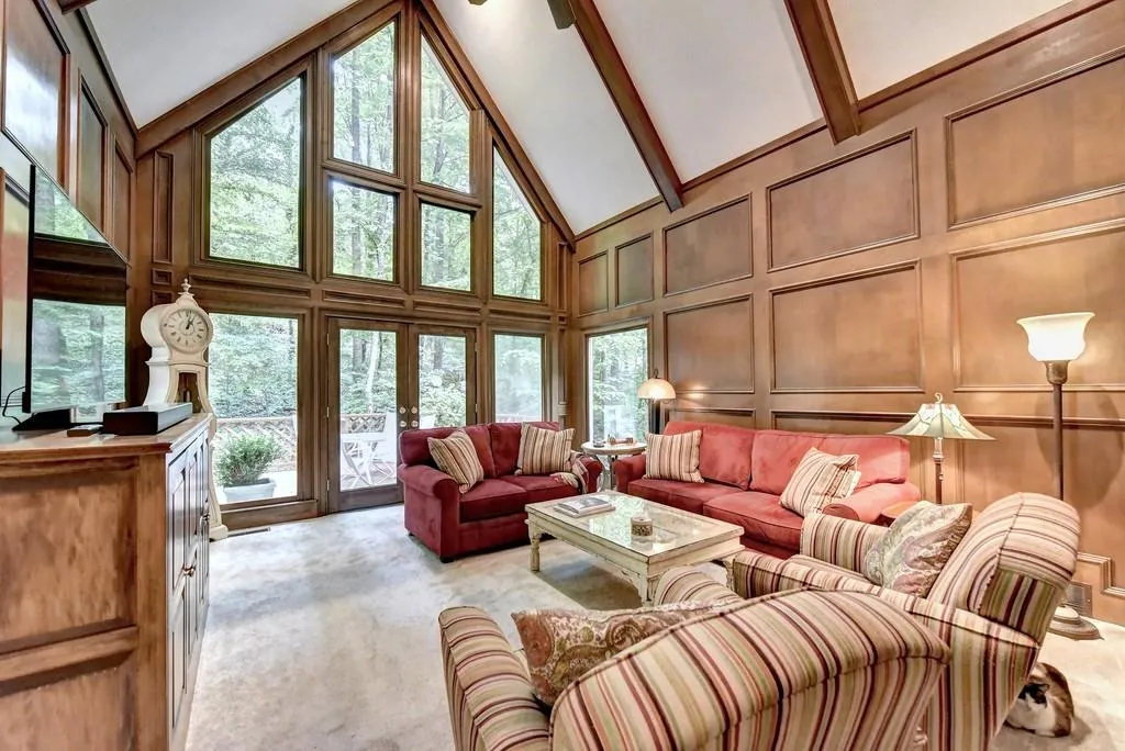 9400 Huntcliff Trace, Atlanta, Georgia 30350, 4 Bedrooms Bedrooms, ,4 BathroomsBathrooms,Residential,Sold,9400 Huntcliff Trace,6724289