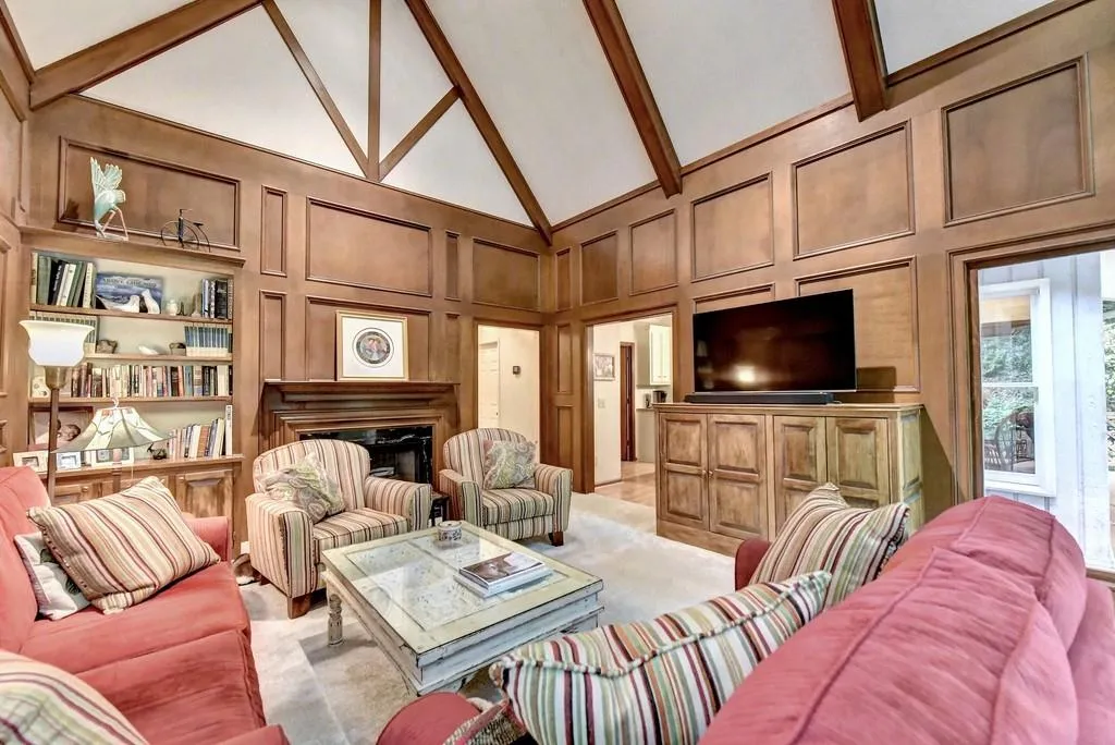 9400 Huntcliff Trace, Atlanta, Georgia 30350, 4 Bedrooms Bedrooms, ,4 BathroomsBathrooms,Residential,Sold,9400 Huntcliff Trace,6724289