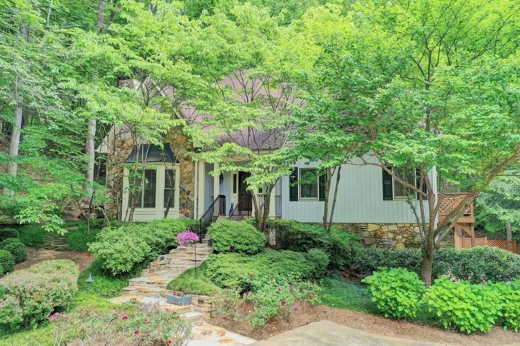 9400 Huntcliff Trace, Atlanta, Georgia 30350, 4 Bedrooms Bedrooms, ,4 BathroomsBathrooms,Residential,Sold,9400 Huntcliff Trace,6724289