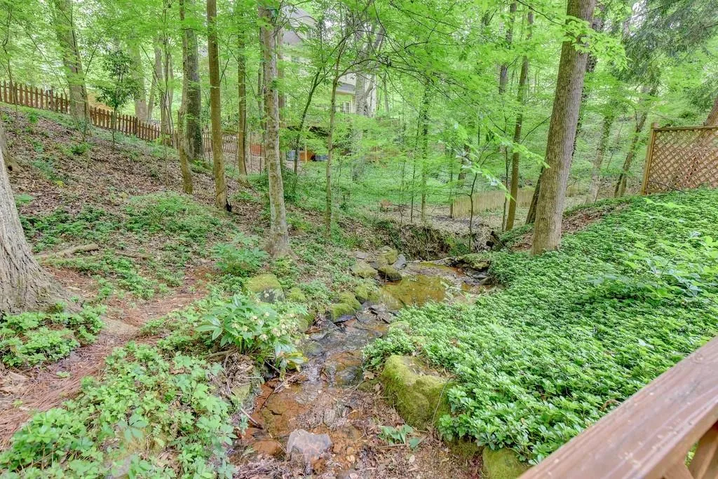 9400 Huntcliff Trace, Atlanta, Georgia 30350, 4 Bedrooms Bedrooms, ,4 BathroomsBathrooms,Residential,Sold,9400 Huntcliff Trace,6724289