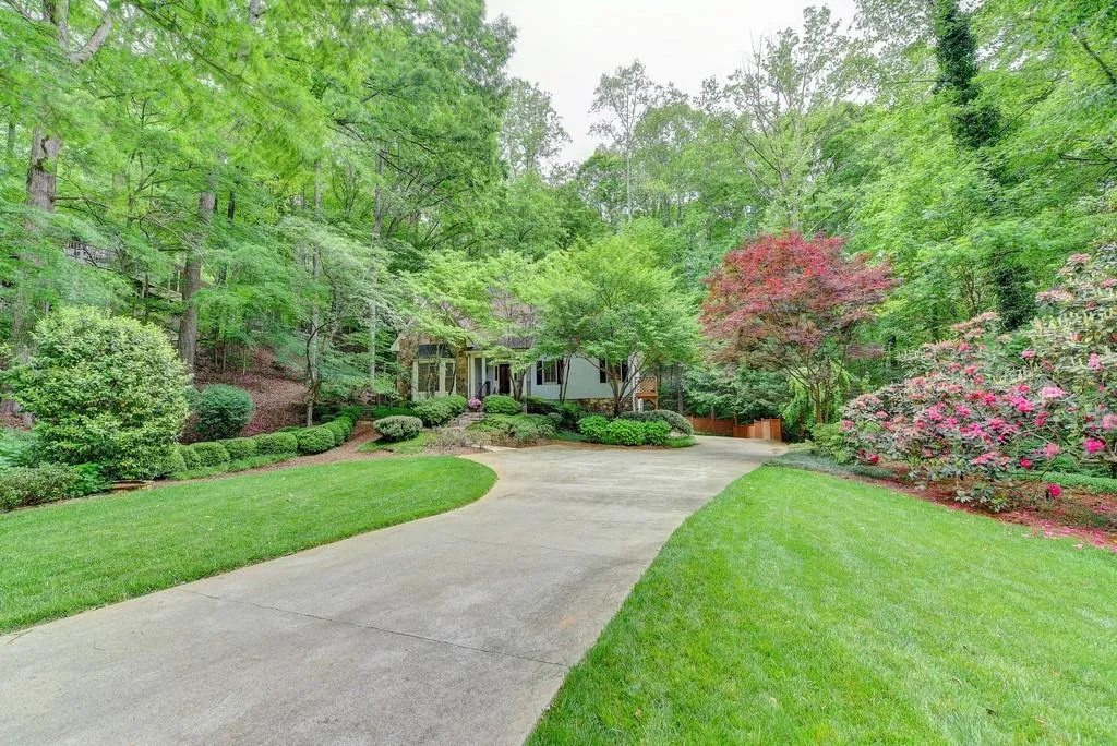 9400 Huntcliff Trace, Atlanta, Georgia 30350, 4 Bedrooms Bedrooms, ,4 BathroomsBathrooms,Residential,Sold,9400 Huntcliff Trace,6724289