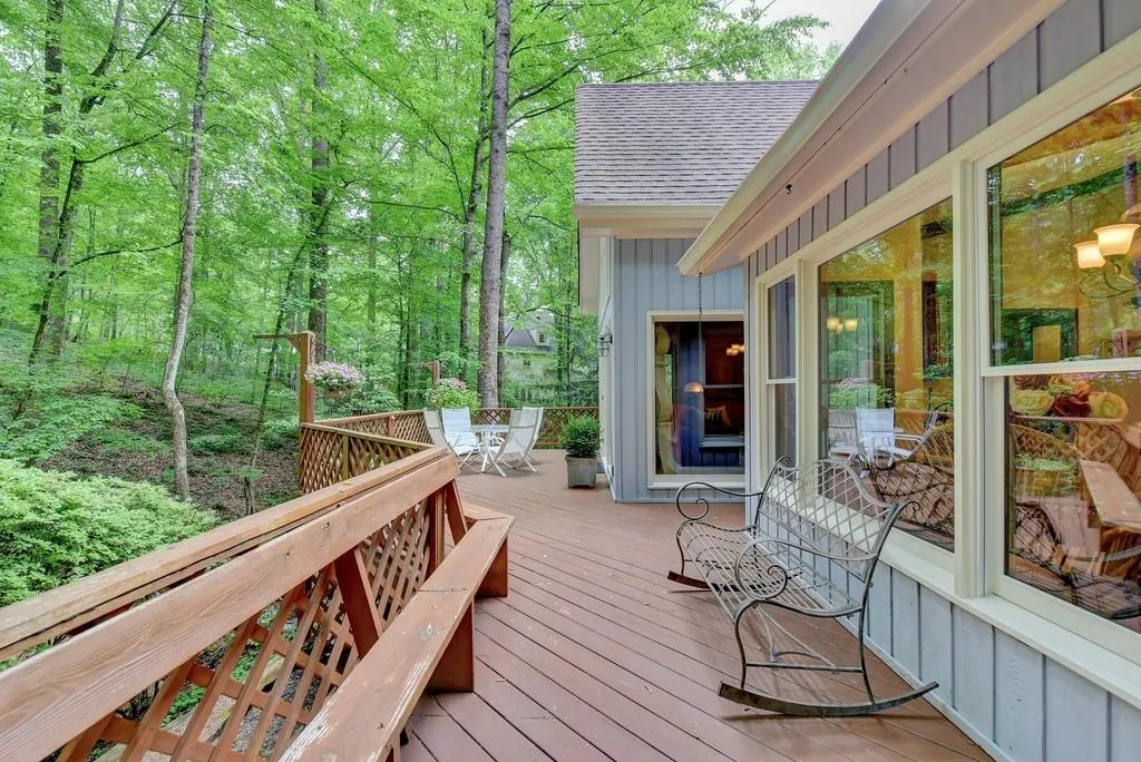 9400 Huntcliff Trace, Atlanta, Georgia 30350, 4 Bedrooms Bedrooms, ,4 BathroomsBathrooms,Residential,Sold,9400 Huntcliff Trace,6724289