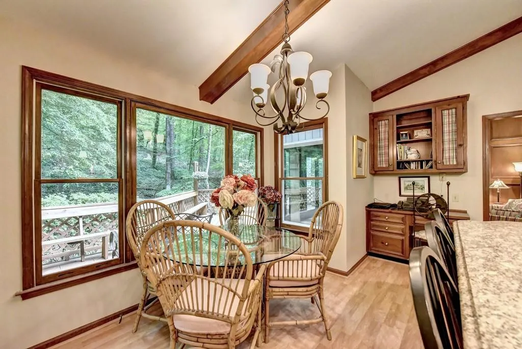 9400 Huntcliff Trace, Atlanta, Georgia 30350, 4 Bedrooms Bedrooms, ,4 BathroomsBathrooms,Residential,Sold,9400 Huntcliff Trace,6724289