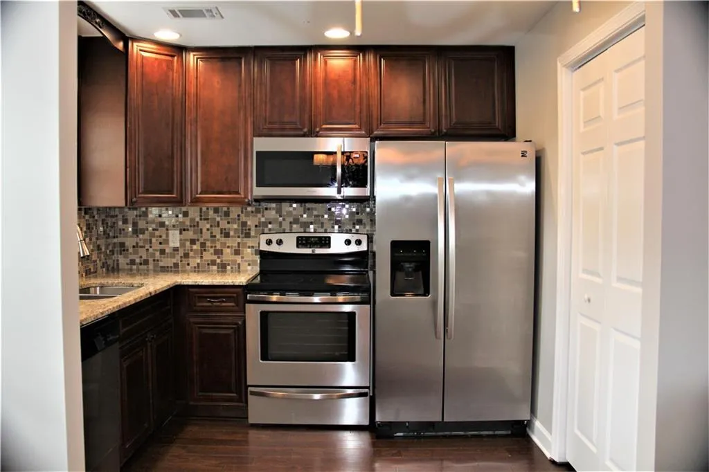 265 Winding River Drive Unit G, Atlanta, Georgia 30350, 2 Bedrooms Bedrooms, ,1 BathroomBathrooms,Residential,Sold,265 Winding River Drive Unit G,6887761