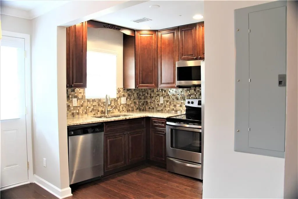 265 Winding River Drive Unit G, Atlanta, Georgia 30350, 2 Bedrooms Bedrooms, ,1 BathroomBathrooms,Residential,Sold,265 Winding River Drive Unit G,6887761