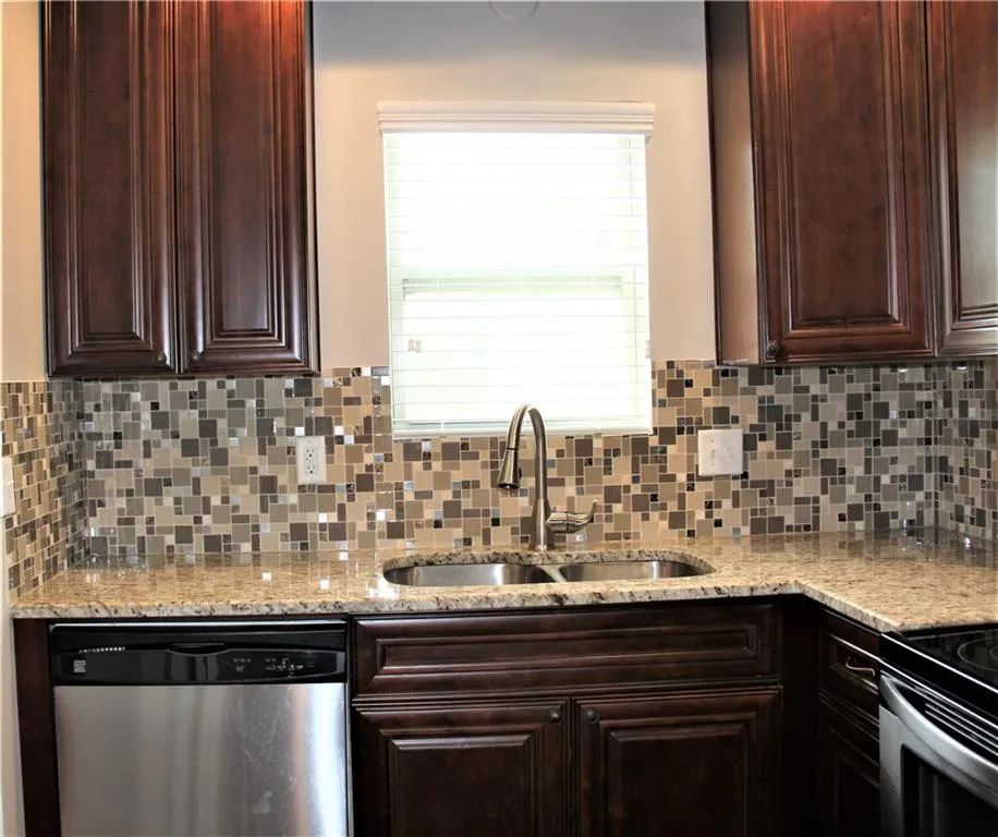 265 Winding River Drive Unit G, Atlanta, Georgia 30350, 2 Bedrooms Bedrooms, ,1 BathroomBathrooms,Residential,Sold,265 Winding River Drive Unit G,6887761