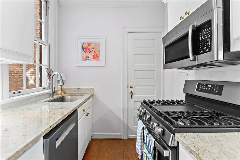 8 Collier Road Nw Unit A1, Atlanta, Georgia 30309, 2 Bedrooms Bedrooms, ,1 BathroomBathrooms,Residential,For Sale,8 Collier Road Nw Unit A1,7626611