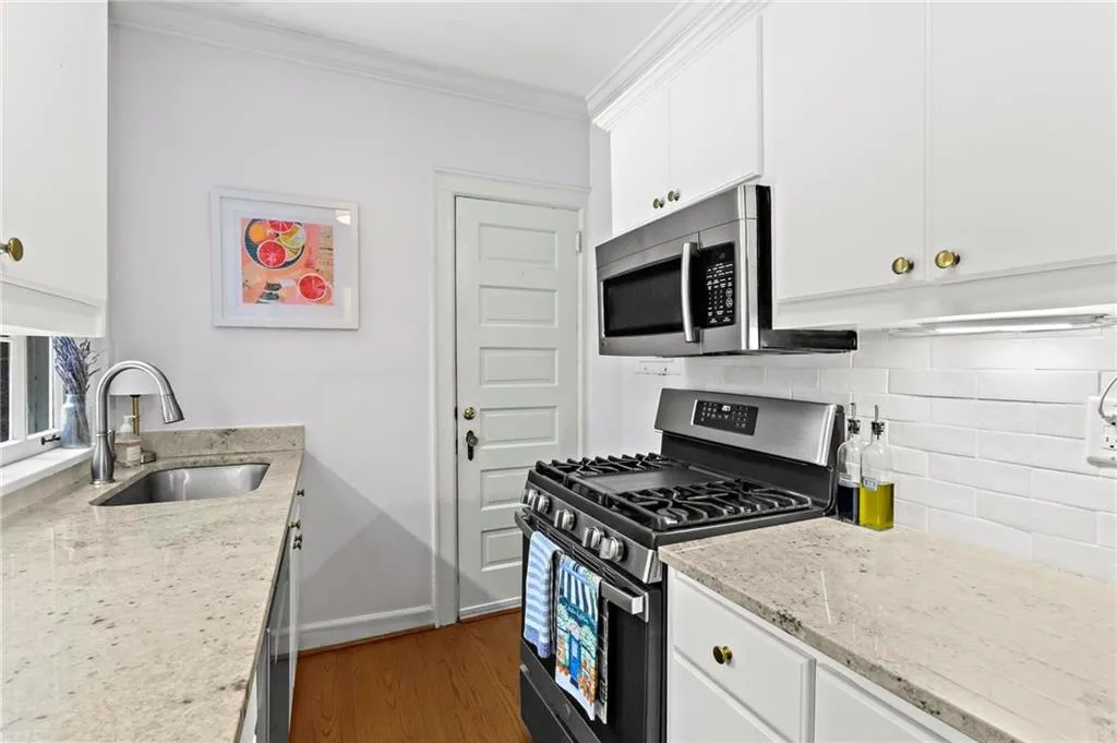 8 Collier Road Nw Unit A1, Atlanta, Georgia 30309, 2 Bedrooms Bedrooms, ,1 BathroomBathrooms,Residential,For Sale,8 Collier Road Nw Unit A1,7626611
