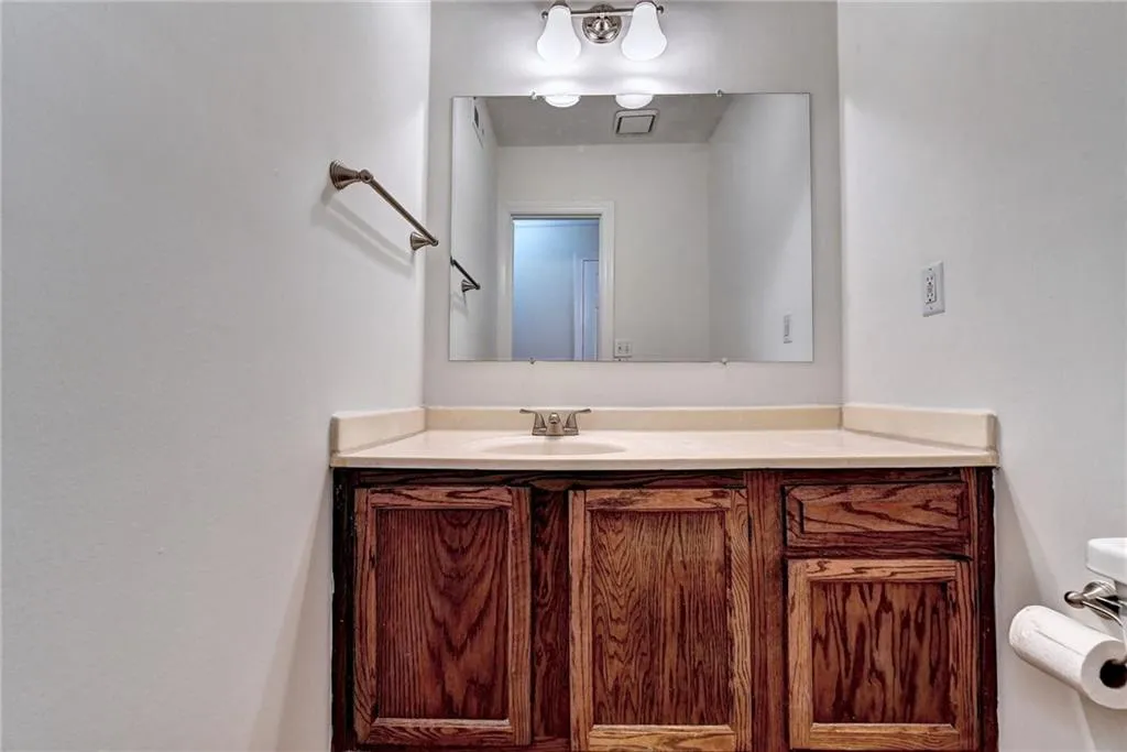 7500 Roswell Road Unit 32, Sandy Springs, Georgia 30350, 2 Bedrooms Bedrooms, ,2 BathroomsBathrooms,Residential,Sold,7500 Roswell Road Unit 32,7065631