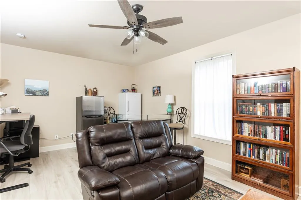 155 Alderwood Hill, Sandy Springs, Georgia 30328, 3 Bedrooms Bedrooms, ,3 BathroomsBathrooms,Residential,Sold,155 Alderwood Hill,7261766