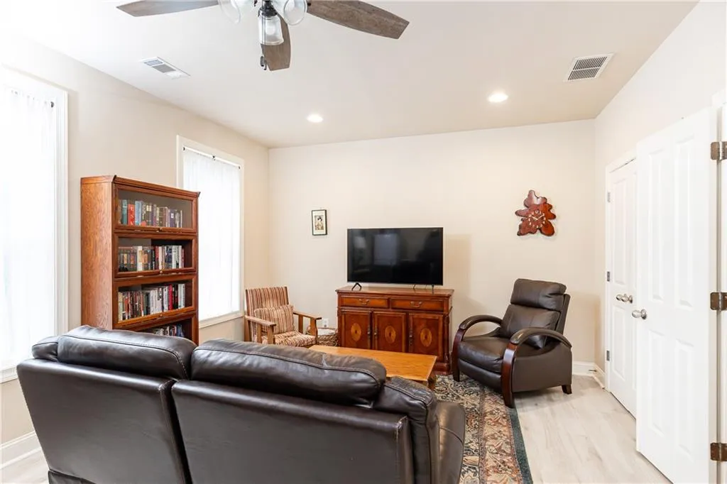 155 Alderwood Hill, Sandy Springs, Georgia 30328, 3 Bedrooms Bedrooms, ,3 BathroomsBathrooms,Residential,Sold,155 Alderwood Hill,7261766