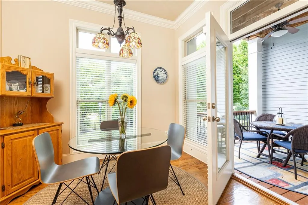 155 Alderwood Hill, Sandy Springs, Georgia 30328, 3 Bedrooms Bedrooms, ,3 BathroomsBathrooms,Residential,Sold,155 Alderwood Hill,7261766