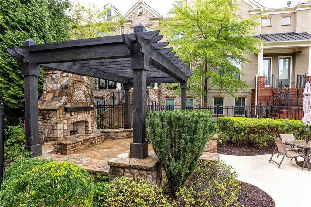 155 Alderwood Hill, Sandy Springs, Georgia 30328, 3 Bedrooms Bedrooms, ,3 BathroomsBathrooms,Residential,Sold,155 Alderwood Hill,7261766