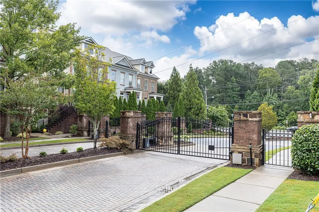 155 Alderwood Hill, Sandy Springs, Georgia 30328, 3 Bedrooms Bedrooms, ,3 BathroomsBathrooms,Residential,Sold,155 Alderwood Hill,7261766