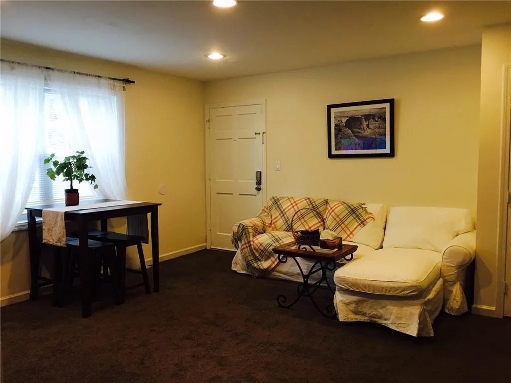 355 Winding River Drive Unit F, Sandy Springs, Georgia 30350, 3 Bedrooms Bedrooms, ,2 BathroomsBathrooms,Residential,Sold,355 Winding River Drive Unit F,6568493