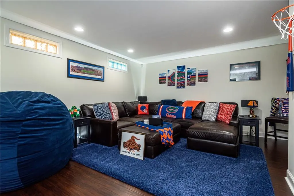 5213 Glenridge Drive, Atlanta, Georgia 30342, 3 Bedrooms Bedrooms, ,3 BathroomsBathrooms,Residential,Sold,5213 Glenridge Drive,6824609