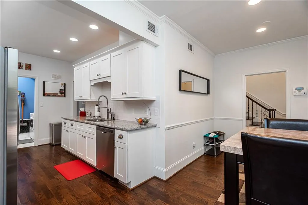 5213 Glenridge Drive, Atlanta, Georgia 30342, 3 Bedrooms Bedrooms, ,3 BathroomsBathrooms,Residential,Sold,5213 Glenridge Drive,6824609