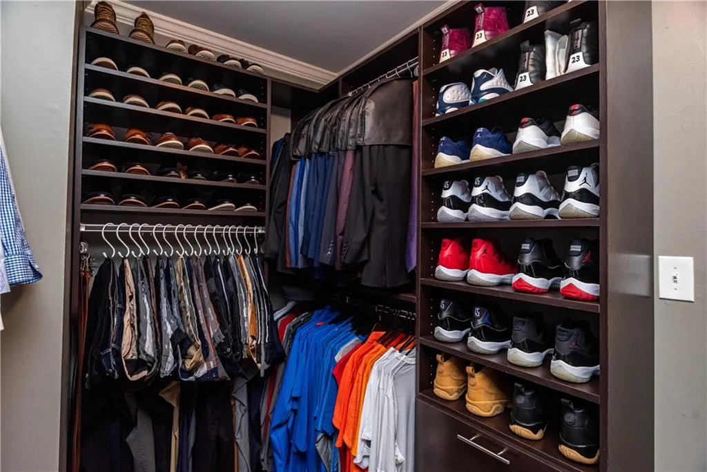 5213 Glenridge Drive, Atlanta, Georgia 30342, 3 Bedrooms Bedrooms, ,3 BathroomsBathrooms,Residential,Sold,5213 Glenridge Drive,6824609