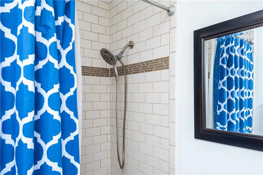 5213 Glenridge Drive, Atlanta, Georgia 30342, 3 Bedrooms Bedrooms, ,3 BathroomsBathrooms,Residential,Sold,5213 Glenridge Drive,6824609